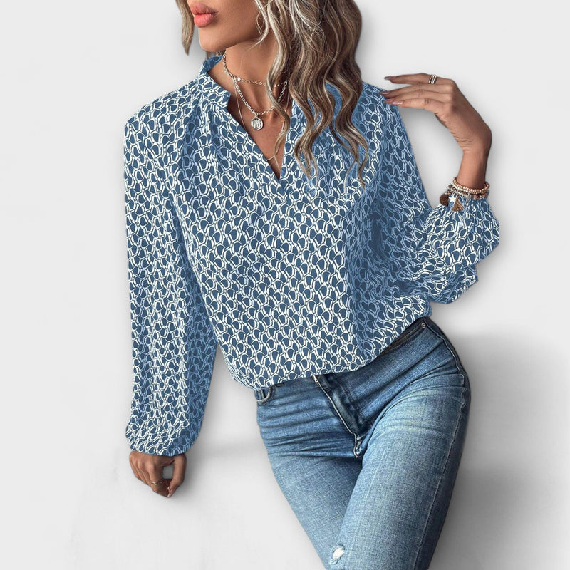 Relaxiva Blouse with pattern and elegant sleeves