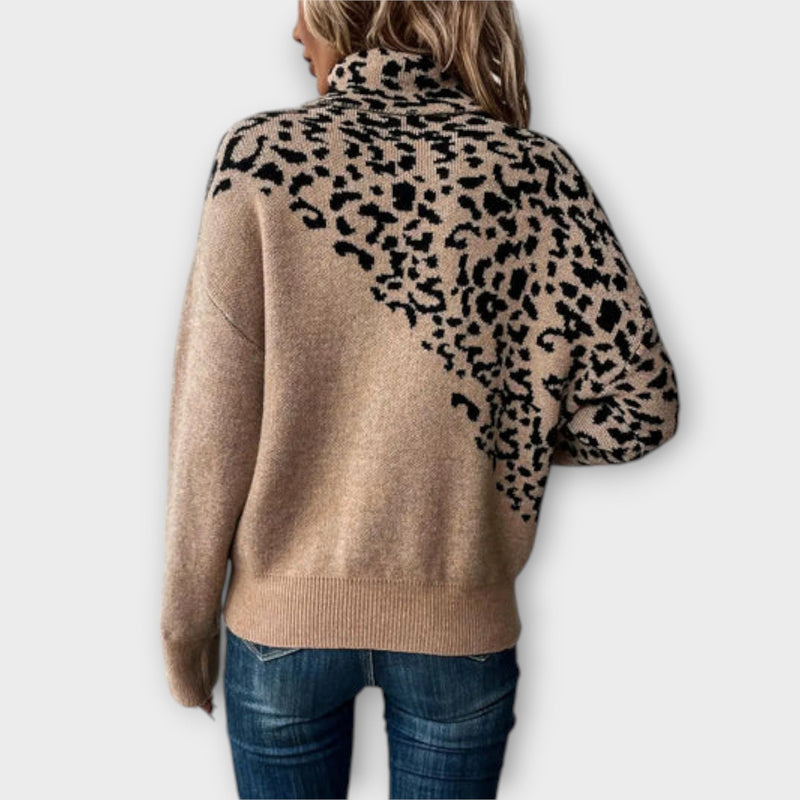 Zoila - Knitted sweater with leopard print pattern