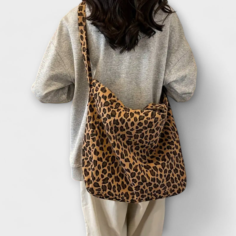 Flair. - Stylish bag in leopard print