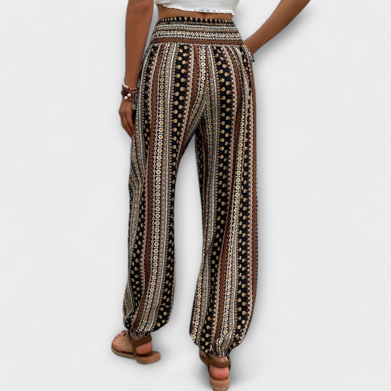 Scarlett - Trousers with ethnic graphics