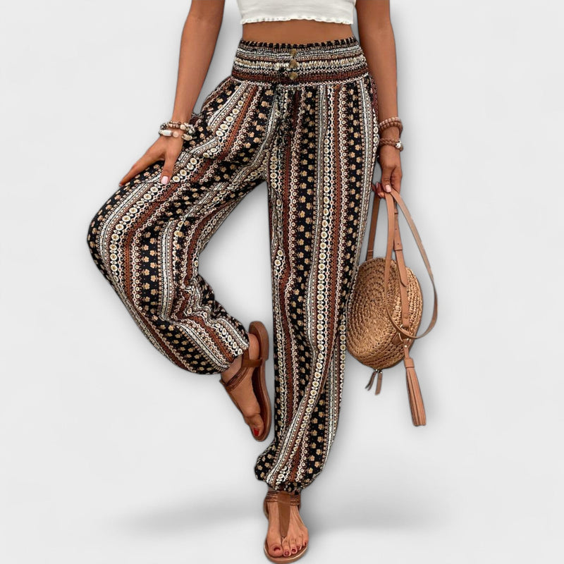 Scarlett - Trousers with ethnic graphics