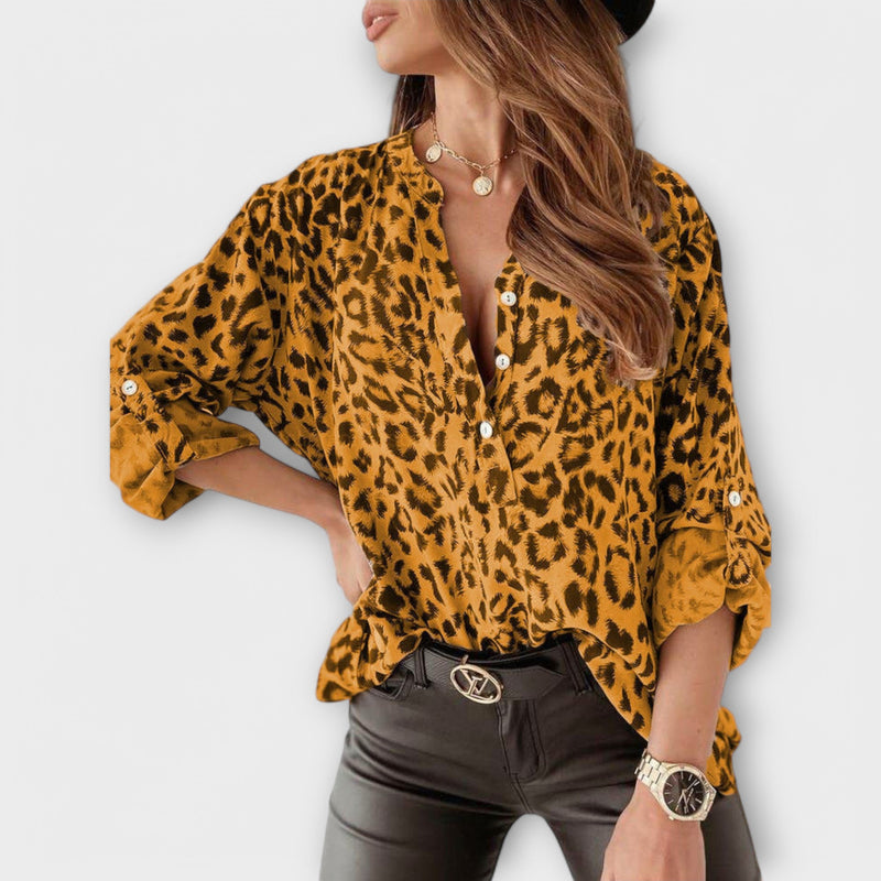 Fashionable blouse in leopard print