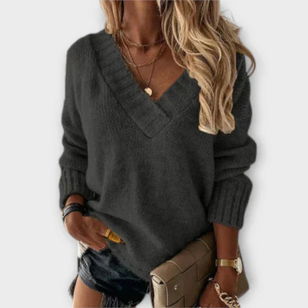 Jane - Cozy sweater with V neckline