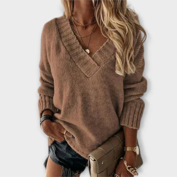 Jane - Cozy sweater with V neckline