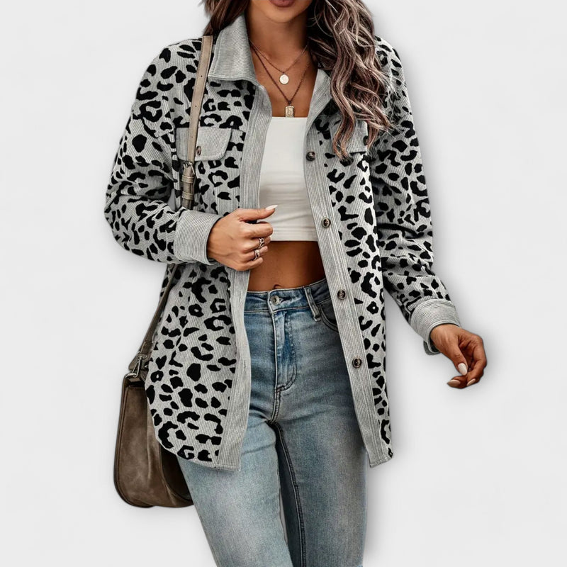 Casual shirt jacket in leopard print