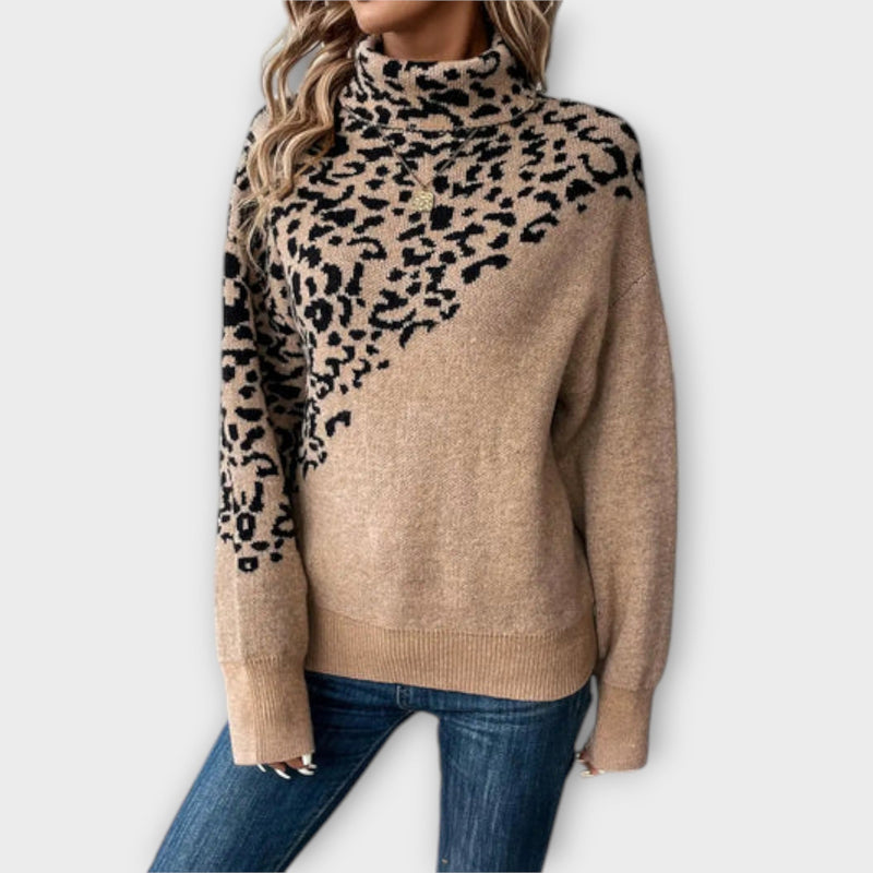 Zoila - Knitted sweater with leopard print pattern