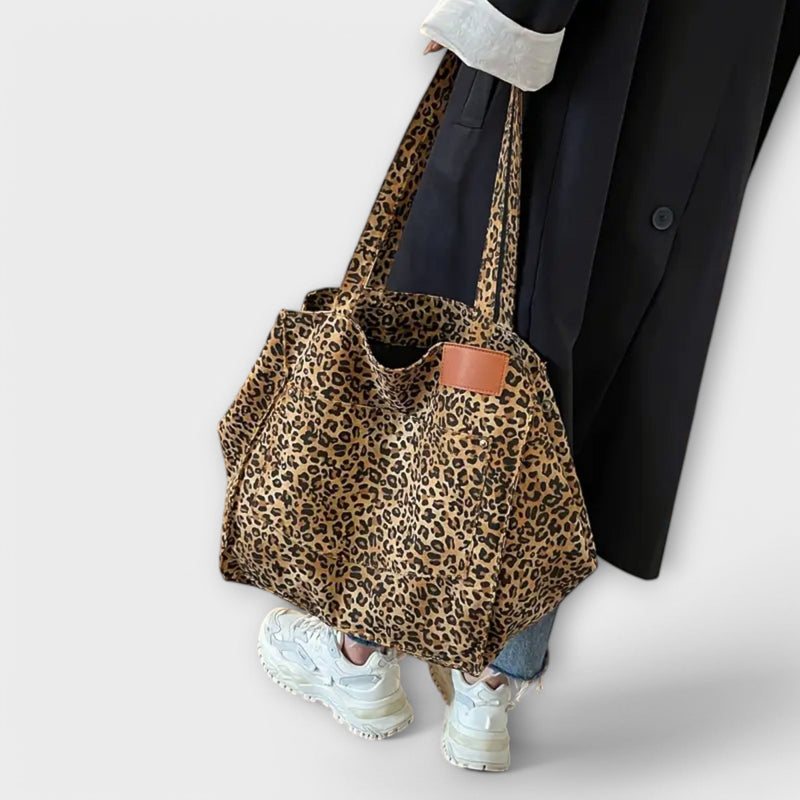 Flair. - Elegant shoulder bag in leopard print