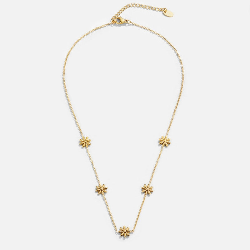 Stylish gold necklace with floral details